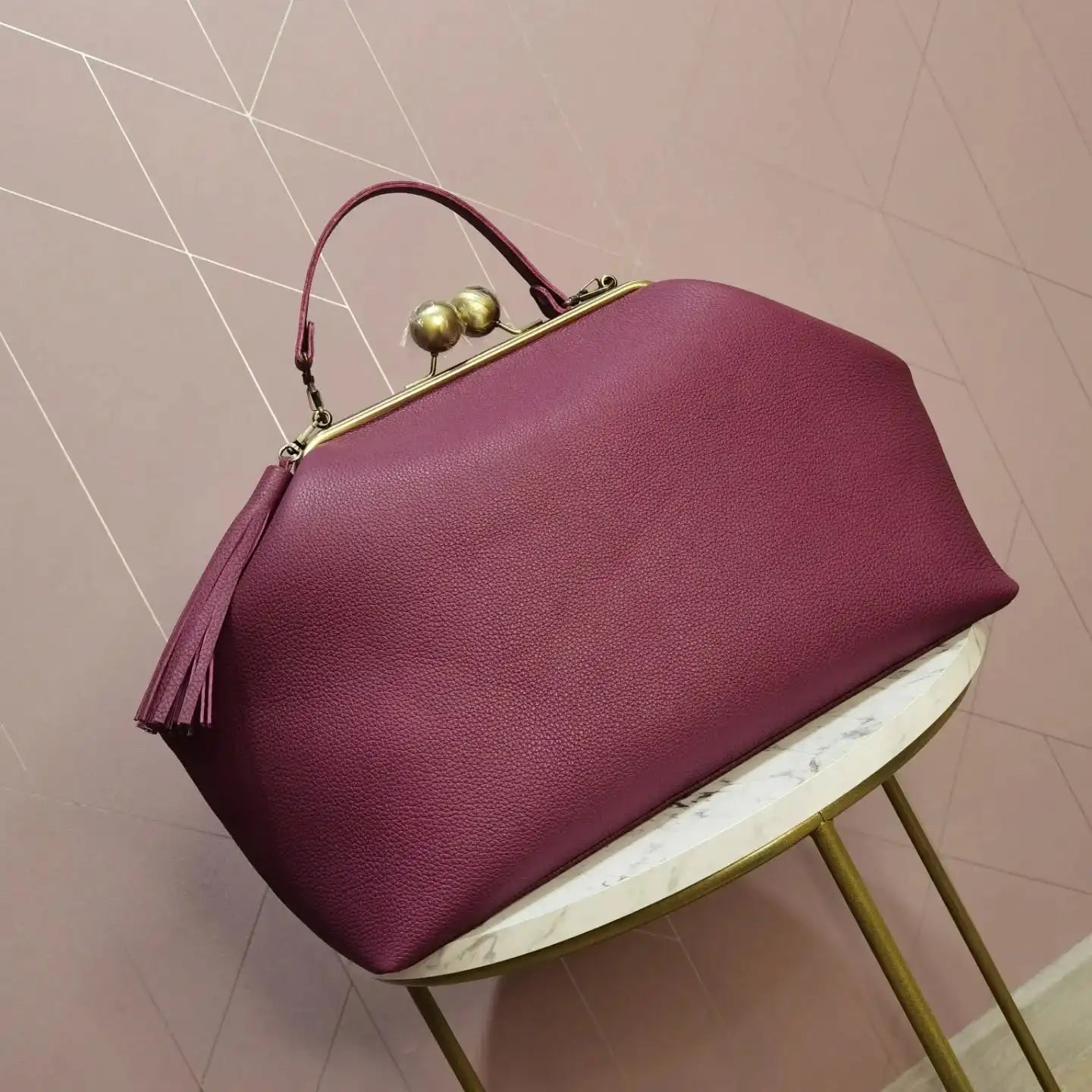 LOST IN VINTAGE Leather Bag Charming Natural Leather Balls Kiss-lock Large Clutch Handbag Proudly Carried In Hand 30x46x15cm