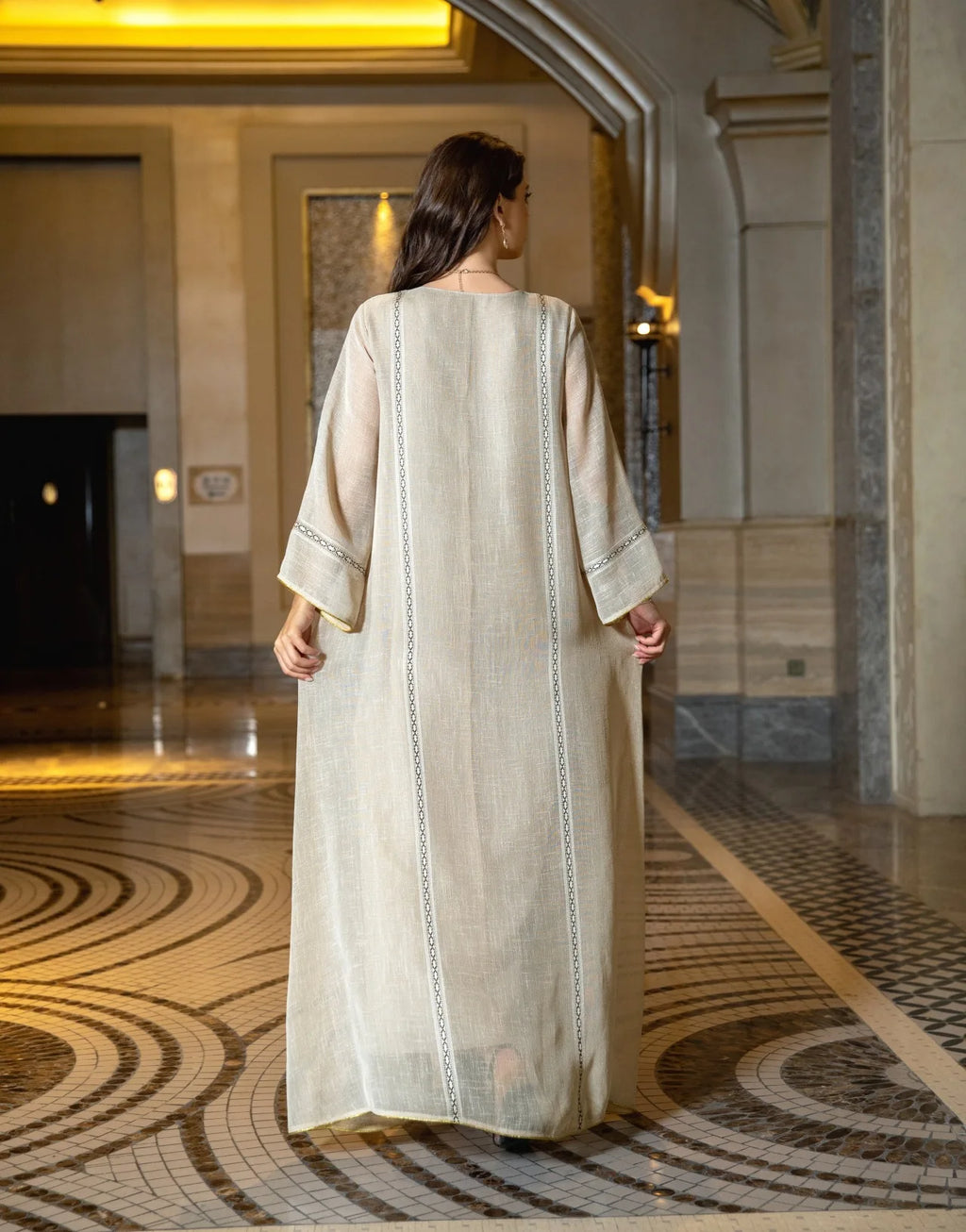 Middle East New White Mesh Bead Embroidery Muslim Dress Dubai Saudi Arabia Light Luxury Temperament Robe