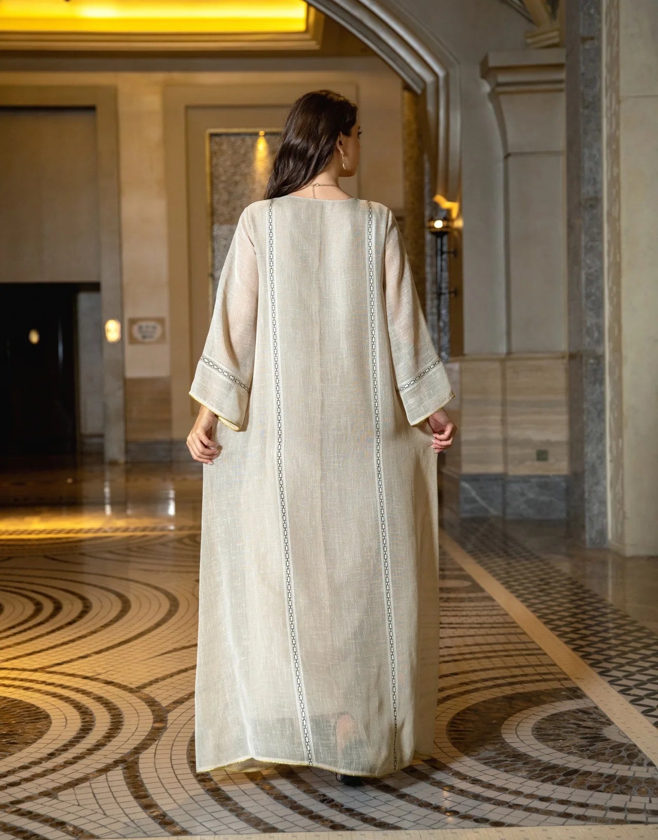 Middle East New White Mesh Bead Embroidery Muslim Dress Dubai Saudi Arabia Light Luxury Temperament Robe