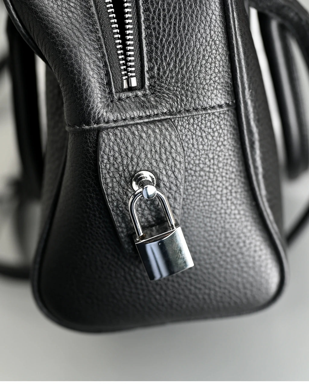 26cm Genuine Leather Handbag With Top Layer Cowhide New Women Shoulder Crossbody Bag Versatile Commuting Soft Texture