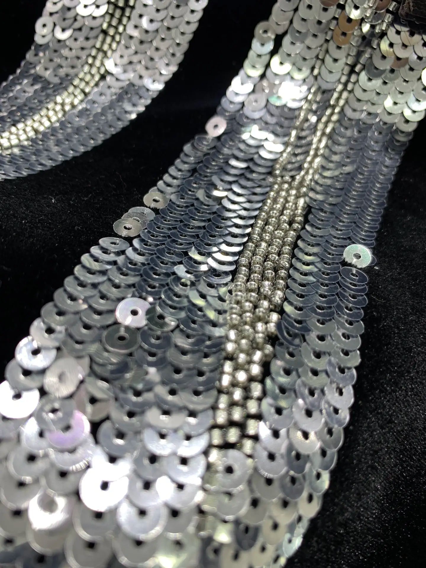 Luxurious silver bead sequin embroidered wavy line skirt autumn fashion new black velvet short skirt women's party dress