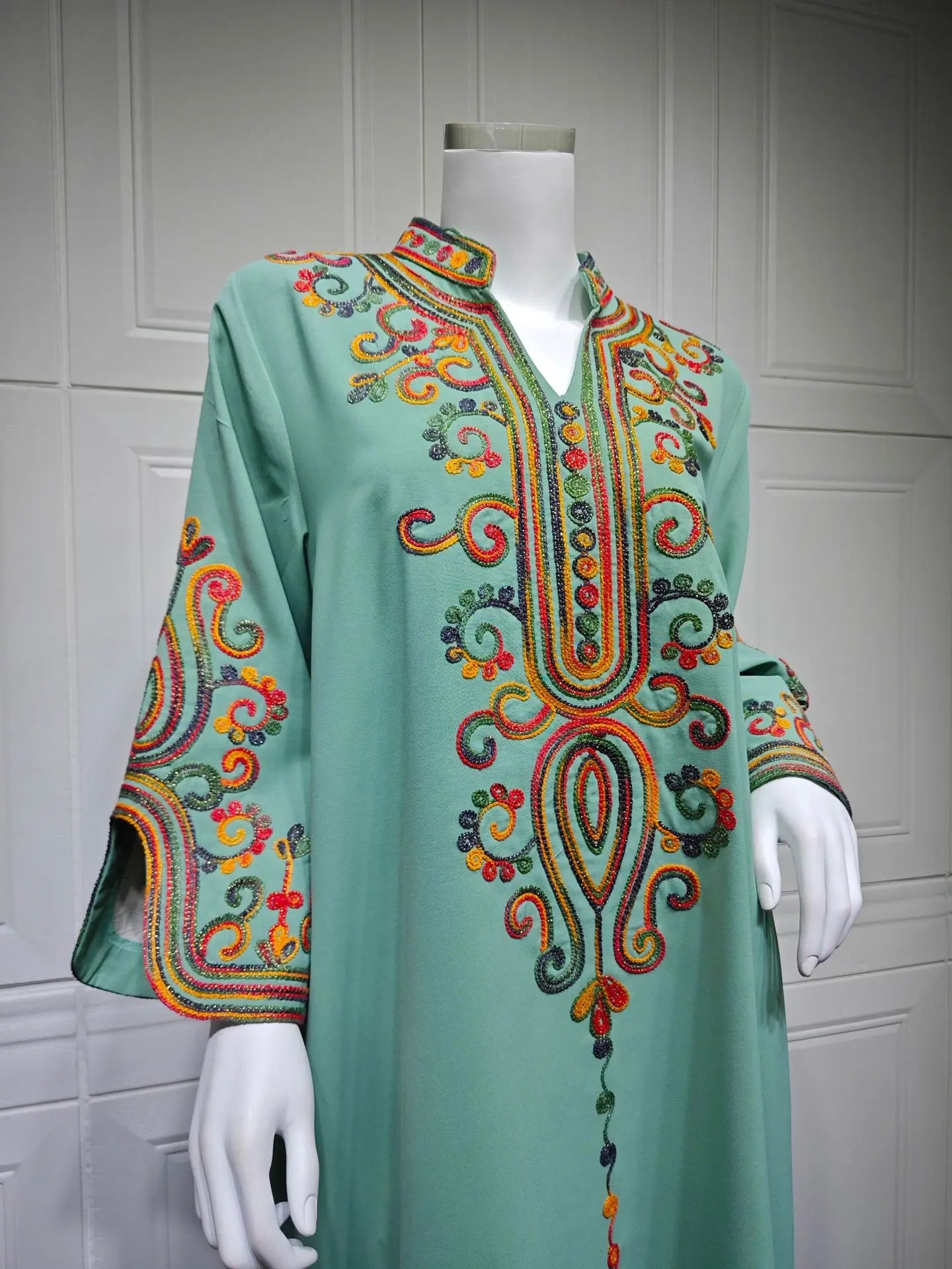 2025 Autumn And Winter Muslim Fashion Women's Embroidery Rope Embroidery Middle East Robe Arabic Dress