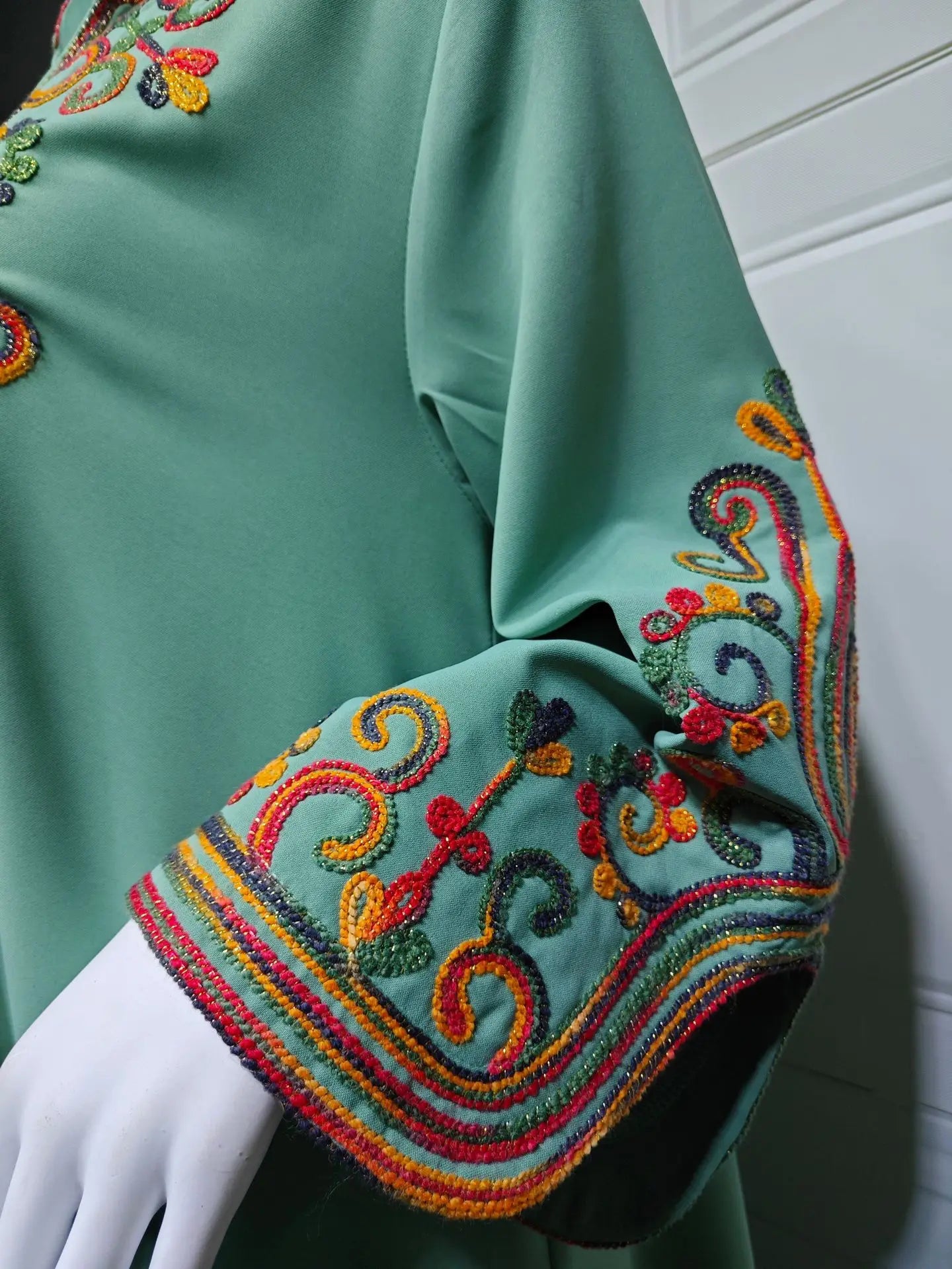 2025 Autumn And Winter Muslim Fashion Women's Embroidery Rope Embroidery Middle East Robe Arabic Dress