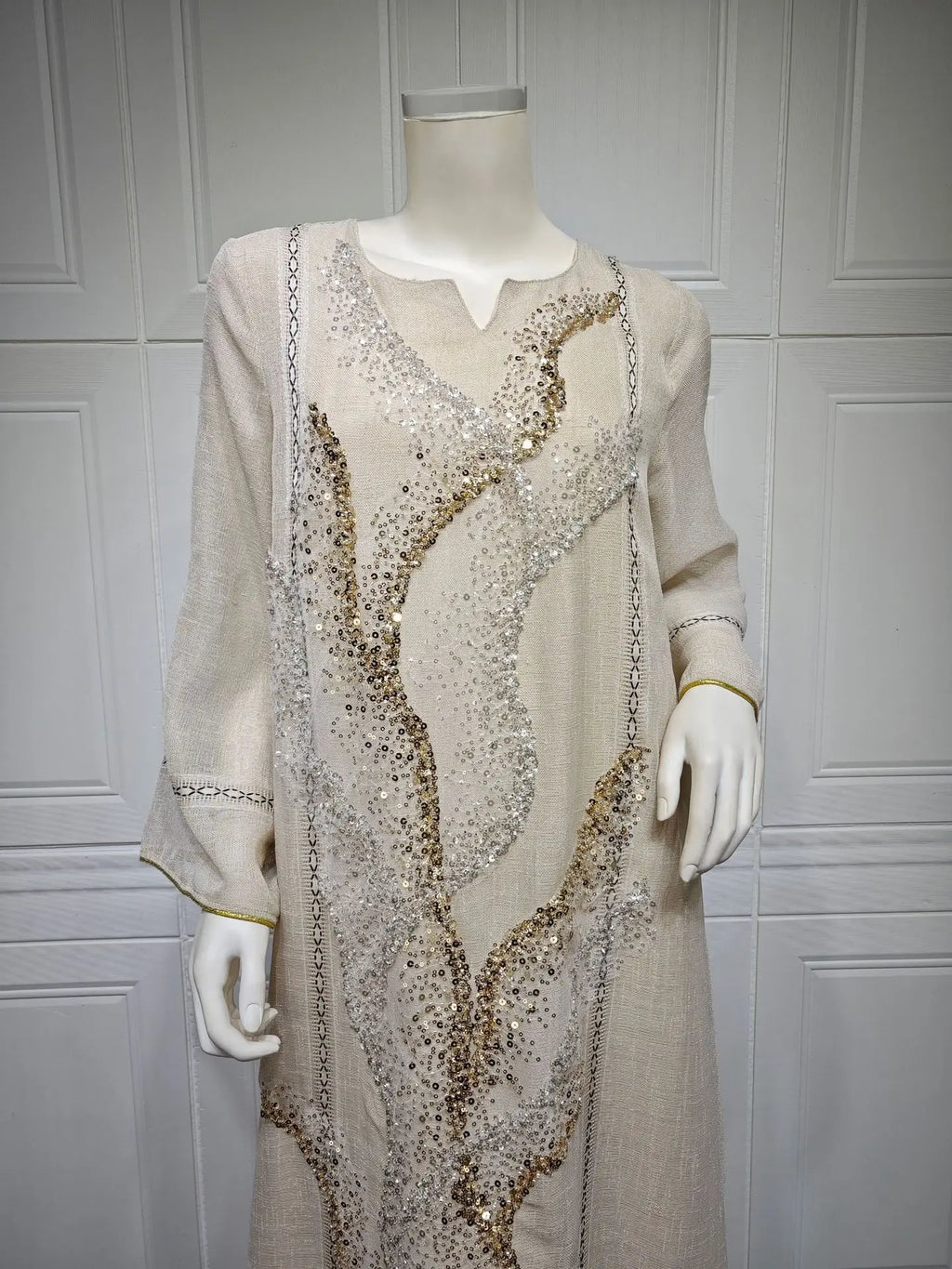 Middle East New White Mesh Bead Embroidery Muslim Dress Dubai Saudi Arabia Light Luxury Temperament Robe