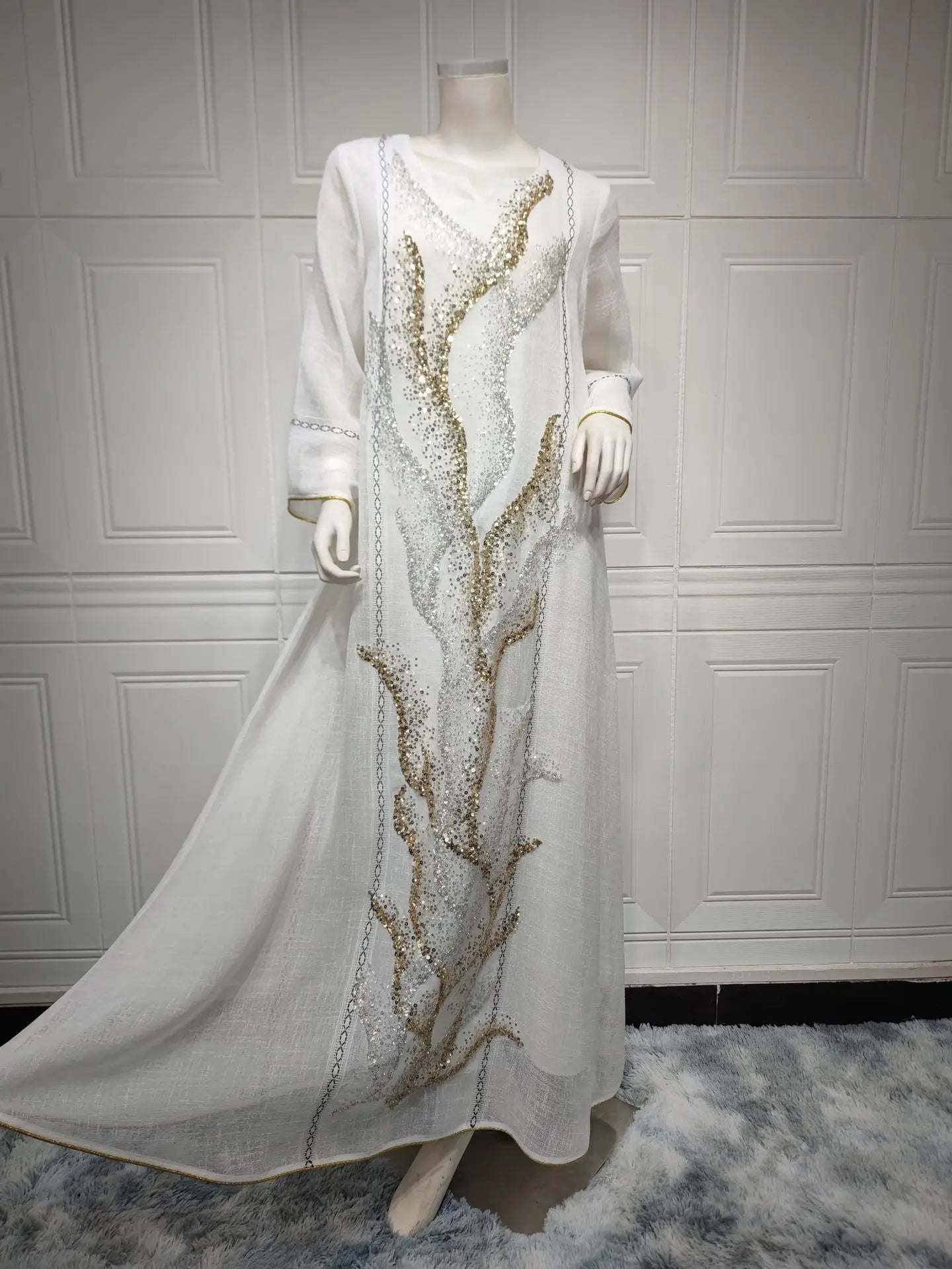 Middle East New White Mesh Bead Embroidery Muslim Dress Dubai Saudi Arabia Light Luxury Temperament Robe