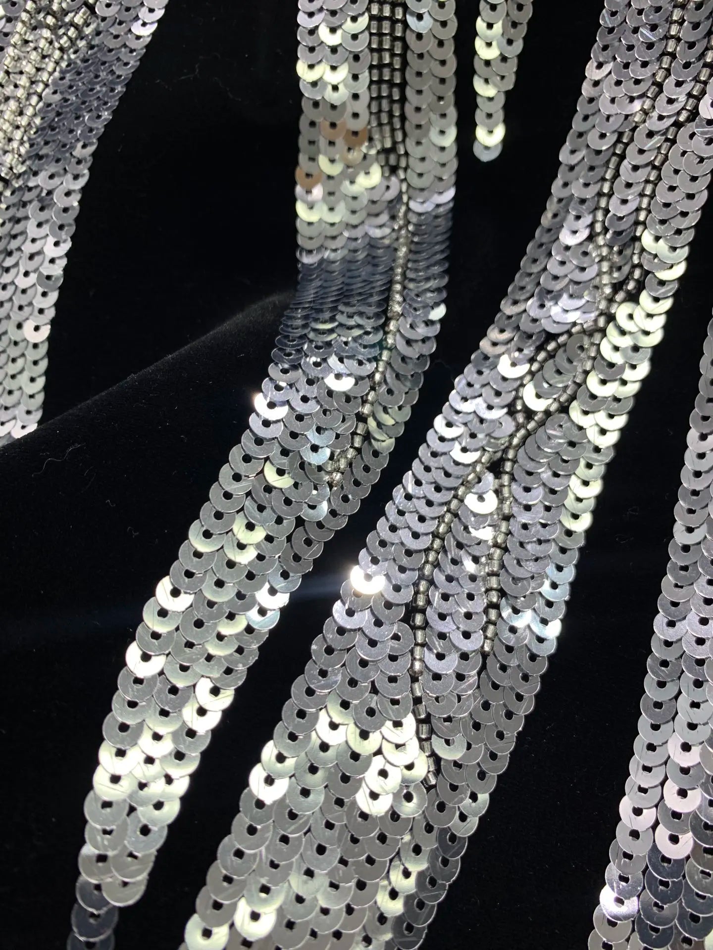 Luxurious silver bead sequin embroidered wavy line skirt autumn fashion new black velvet short skirt women's party dress