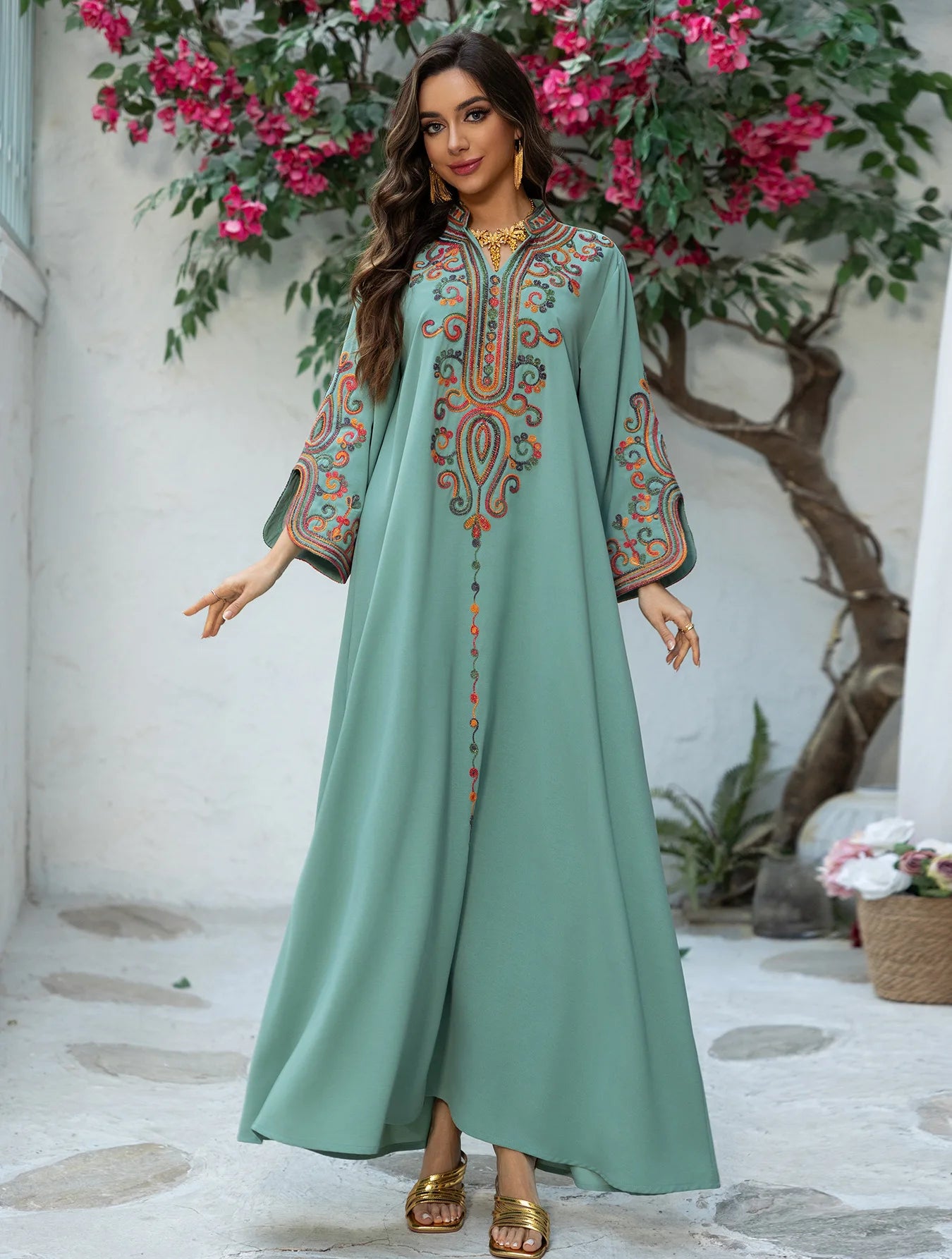 2025 Autumn And Winter Muslim Fashion Women's Embroidery Rope Embroidery Middle East Robe Arabic Dress