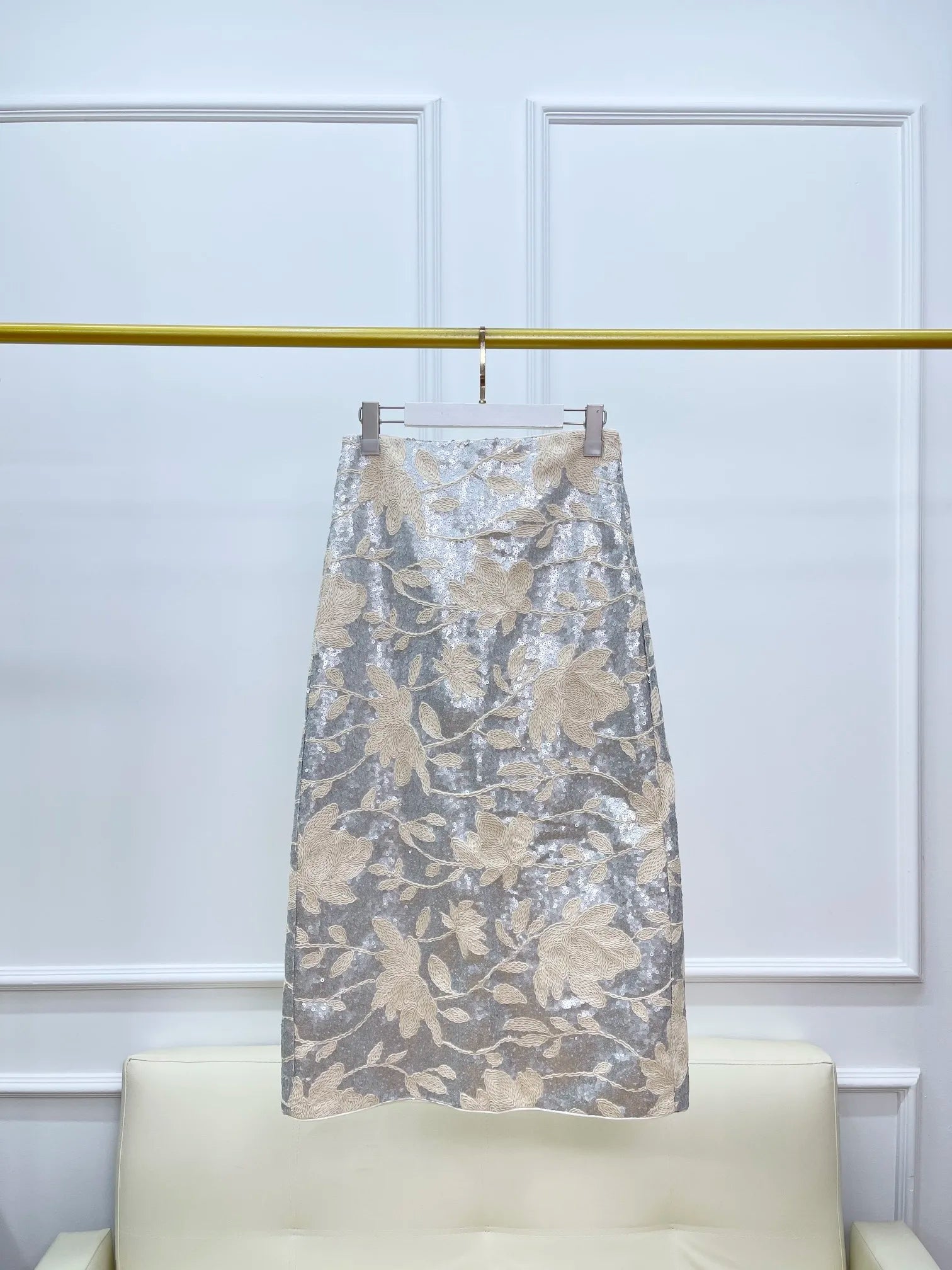 2025 Summer New High Quality Heavy-Duty Floral Sequined Back Slit Skirt For Women