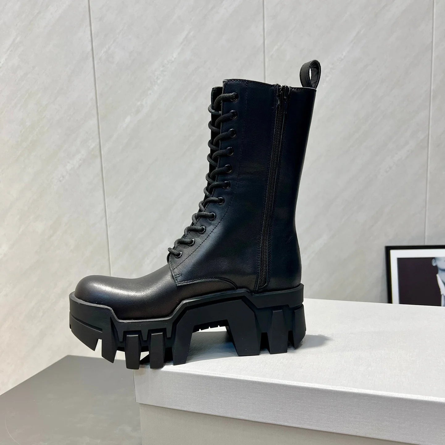 Hot Sale Women's mid-calf boots Luxe-Design Cowhide upper graffiti design Vintage mid-calf boots platform sole motorcycle boots