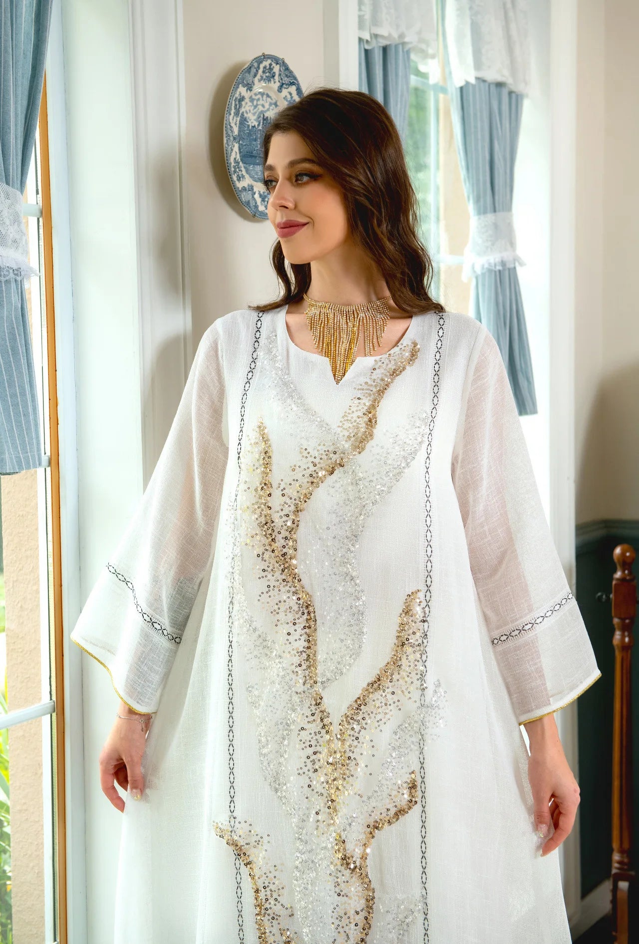 Middle East New White Mesh Bead Embroidery Muslim Dress Dubai Saudi Arabia Light Luxury Temperament Robe