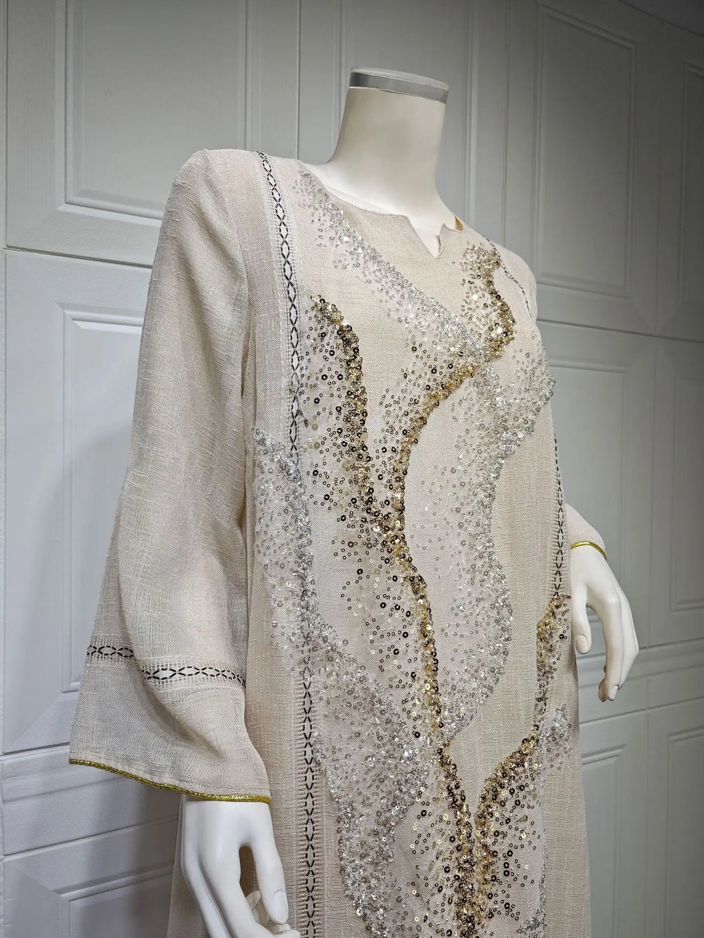 Middle East New White Mesh Bead Embroidery Muslim Dress Dubai Saudi Arabia Light Luxury Temperament Robe