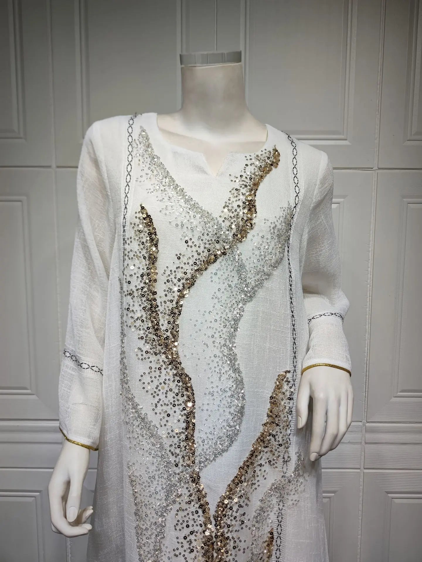 Middle East New White Mesh Bead Embroidery Muslim Dress Dubai Saudi Arabia Light Luxury Temperament Robe