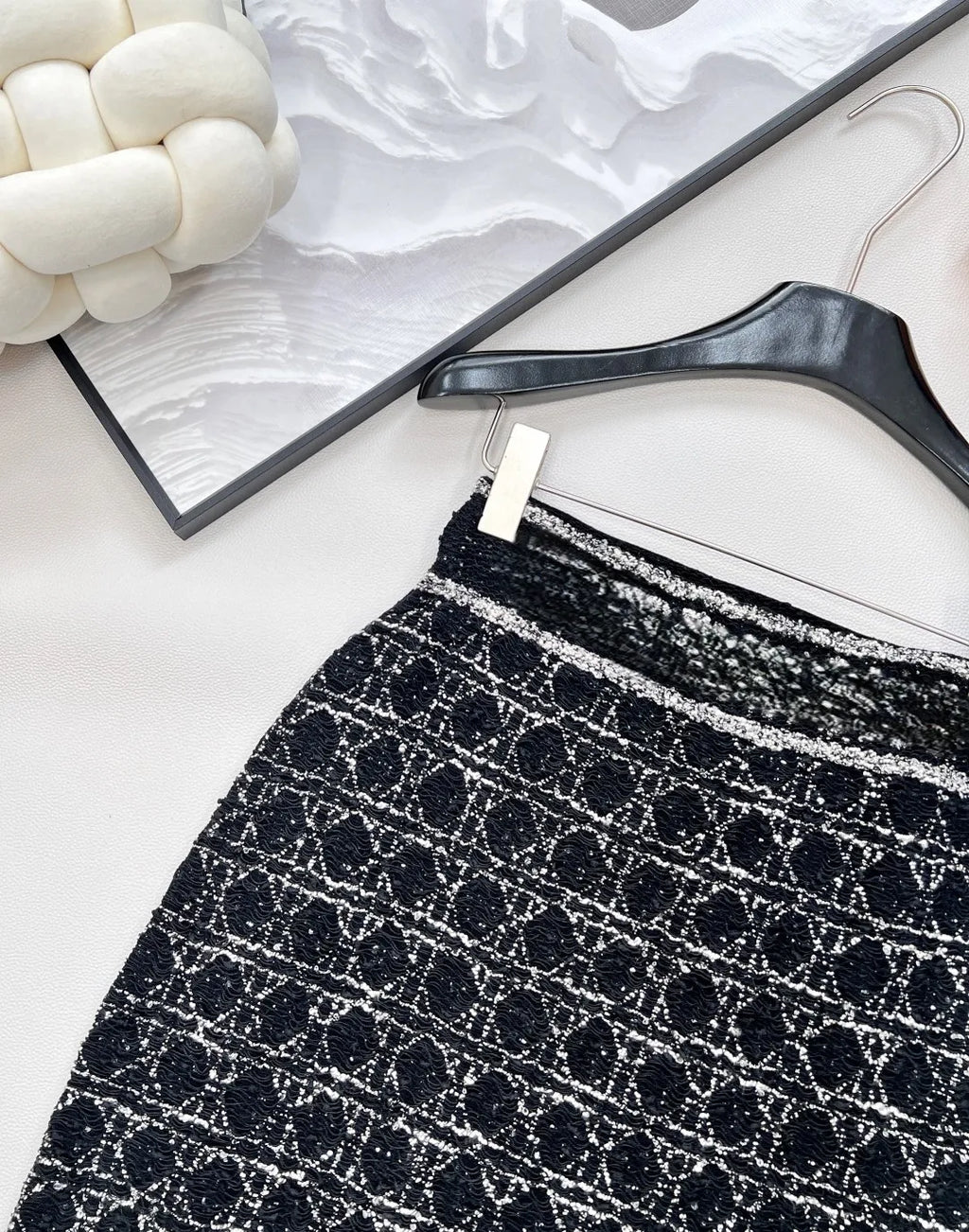 2025 Tengge Pattern Heavy Industry Coarse Flower Knitted Half Skirt Bag Hip Skirt Luxury Professional