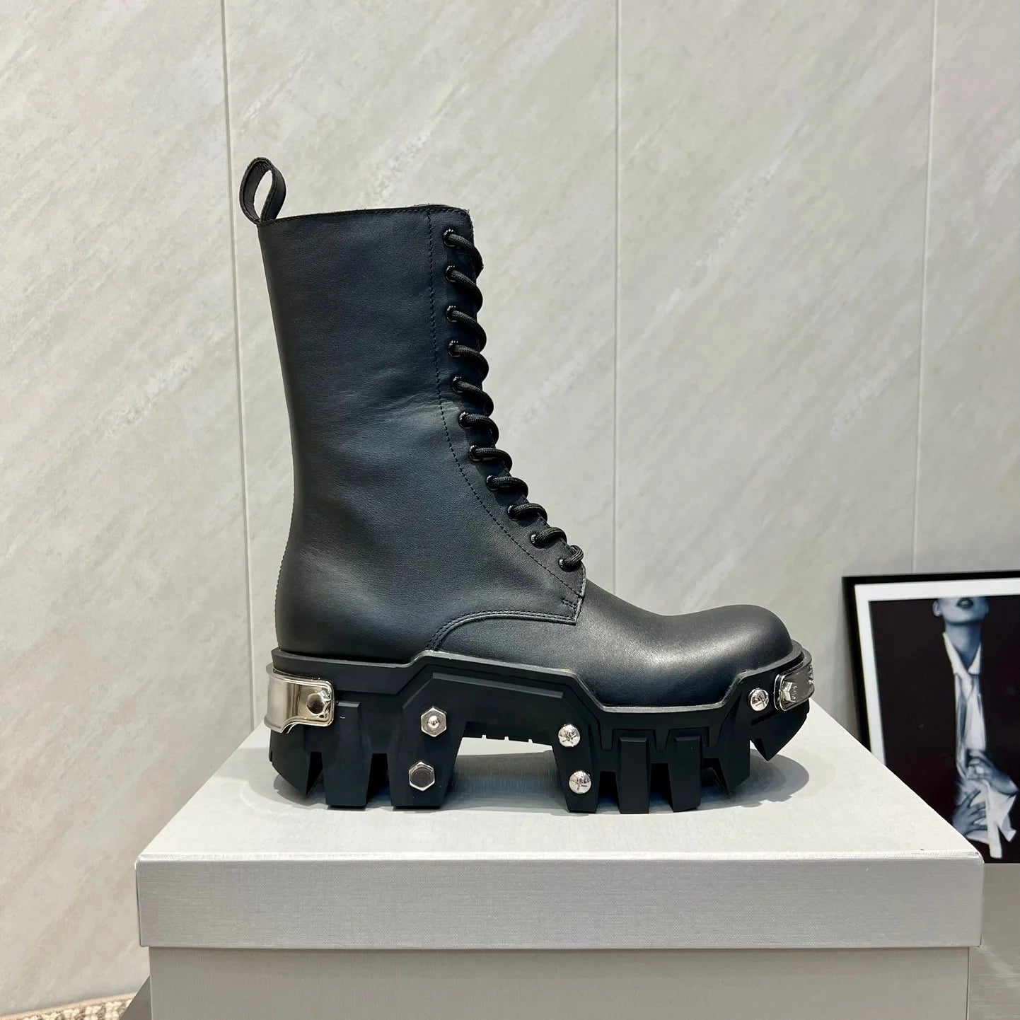 Hot Sale Women's mid-calf boots Luxe-Design Cowhide upper graffiti design Vintage mid-calf boots platform sole motorcycle boots