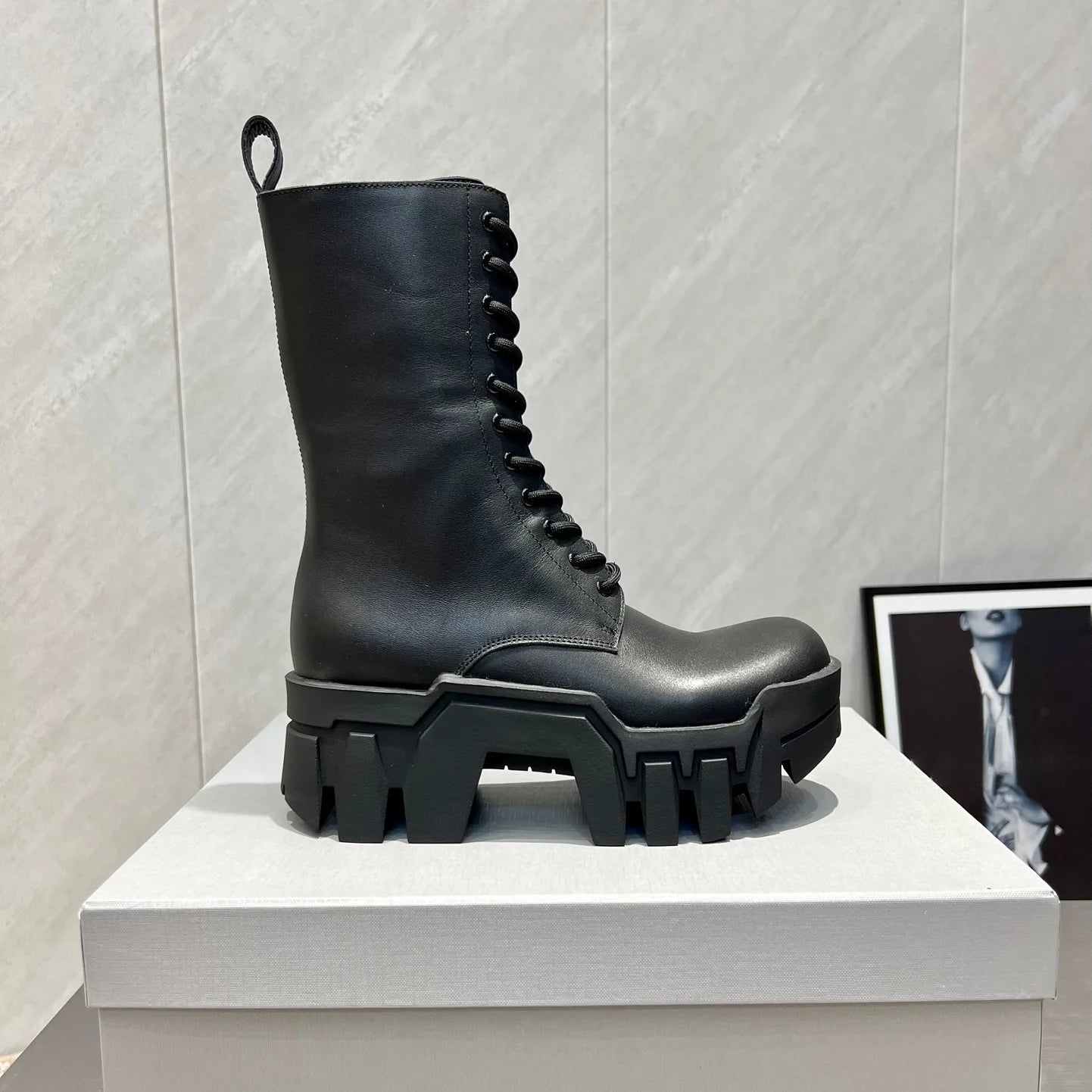 Hot Sale Women's mid-calf boots Luxe-Design Cowhide upper graffiti design Vintage mid-calf boots platform sole motorcycle boots