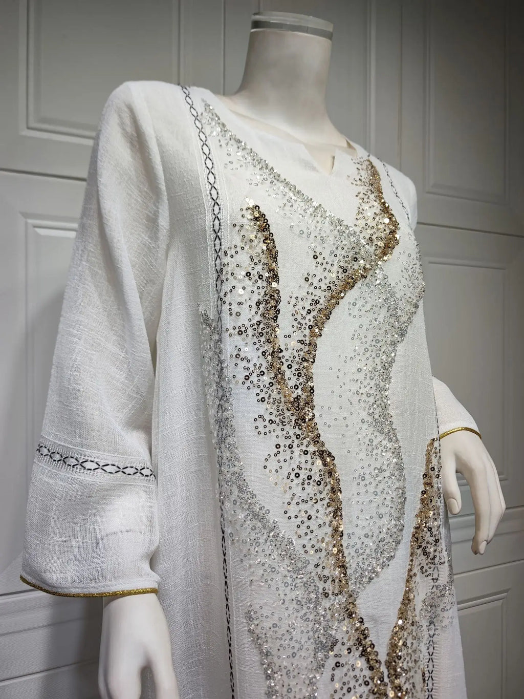 Middle East New White Mesh Bead Embroidery Muslim Dress Dubai Saudi Arabia Light Luxury Temperament Robe