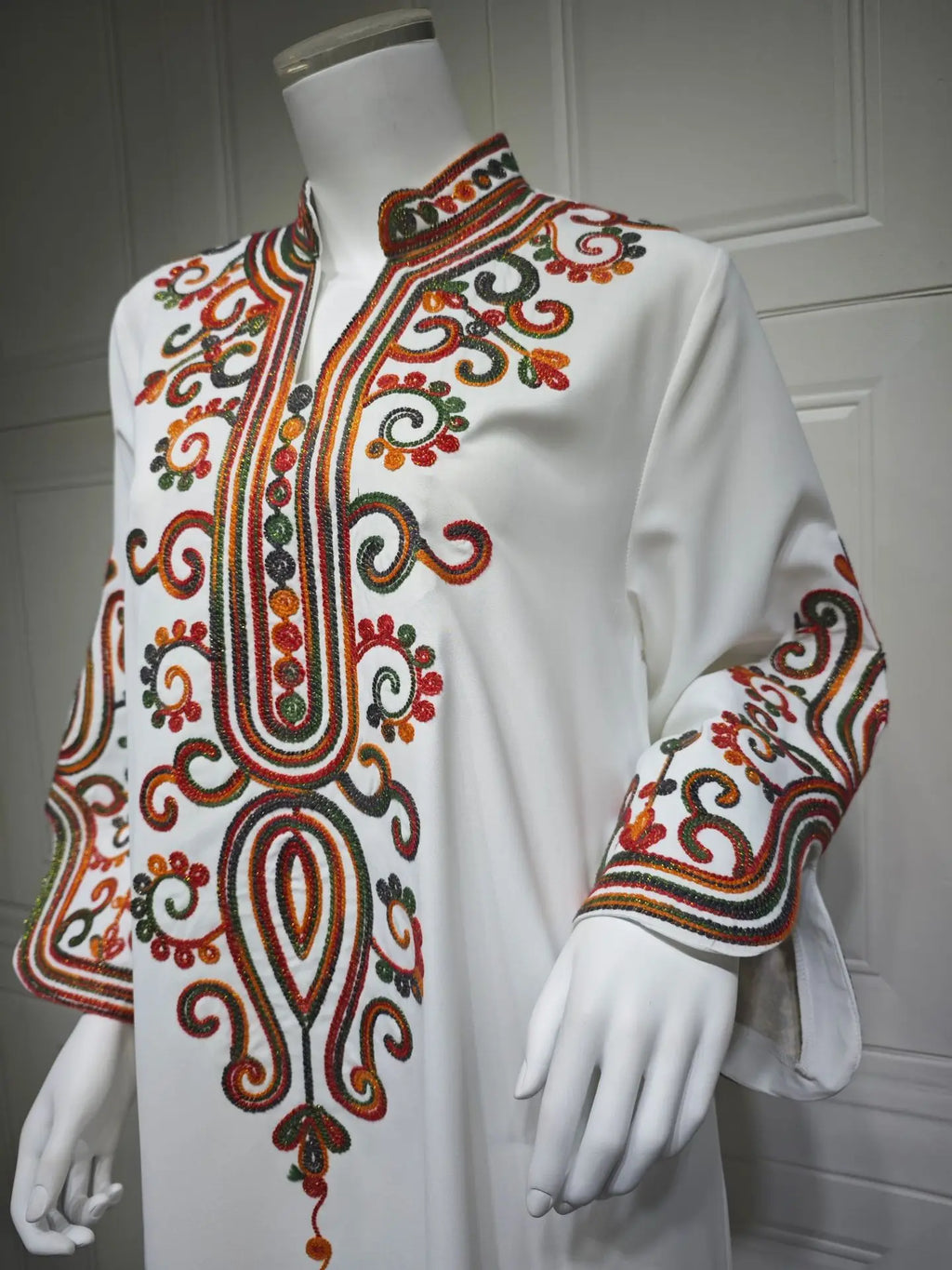 2025 Autumn And Winter Muslim Fashion Women's Embroidery Rope Embroidery Middle East Robe Arabic Dress