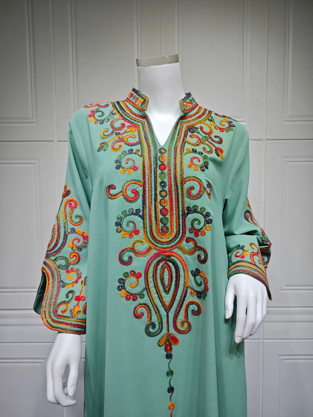 2025 Autumn And Winter Muslim Fashion Women's Embroidery Rope Embroidery Middle East Robe Arabic Dress