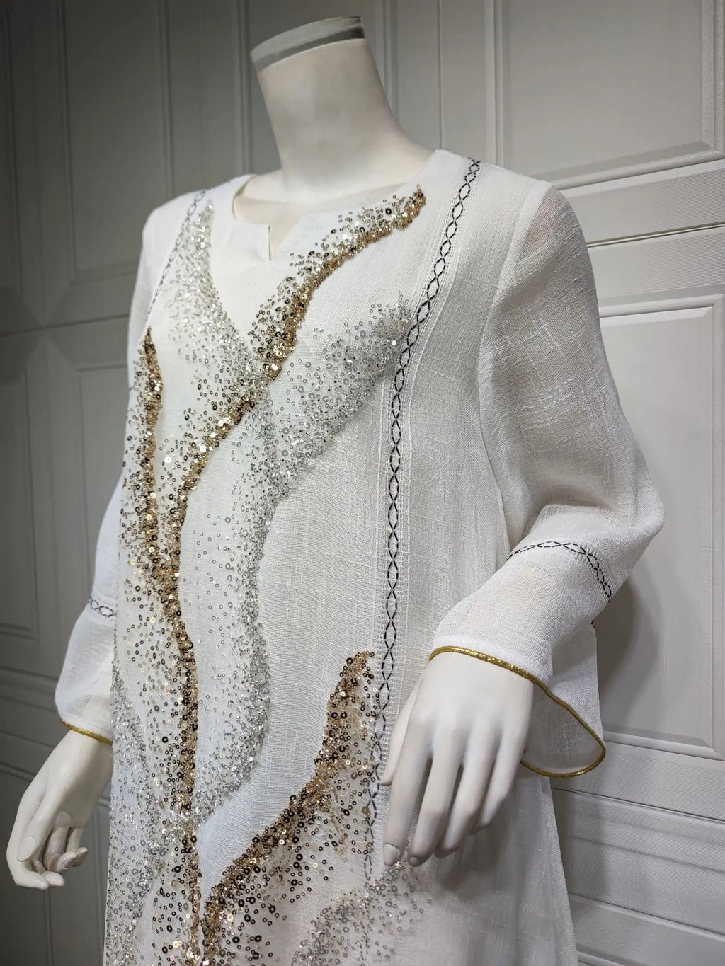 Middle East New White Mesh Bead Embroidery Muslim Dress Dubai Saudi Arabia Light Luxury Temperament Robe