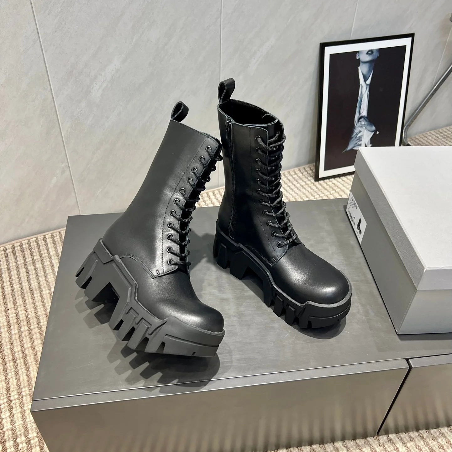 Hot Sale Women's mid-calf boots Luxe-Design Cowhide upper graffiti design Vintage mid-calf boots platform sole motorcycle boots