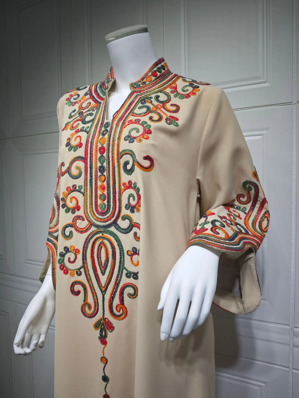 2025 Autumn And Winter Muslim Fashion Women's Embroidery Rope Embroidery Middle East Robe Arabic Dress